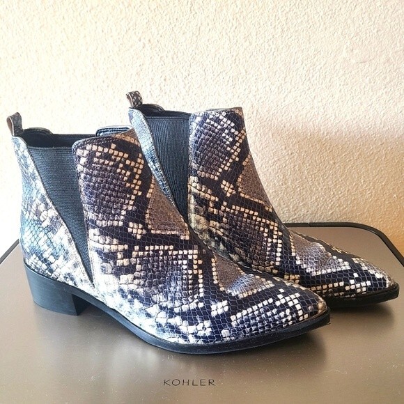 Marc Fisher LTD Yale snakeskin booties size 7.5 - Picture 2 of 7